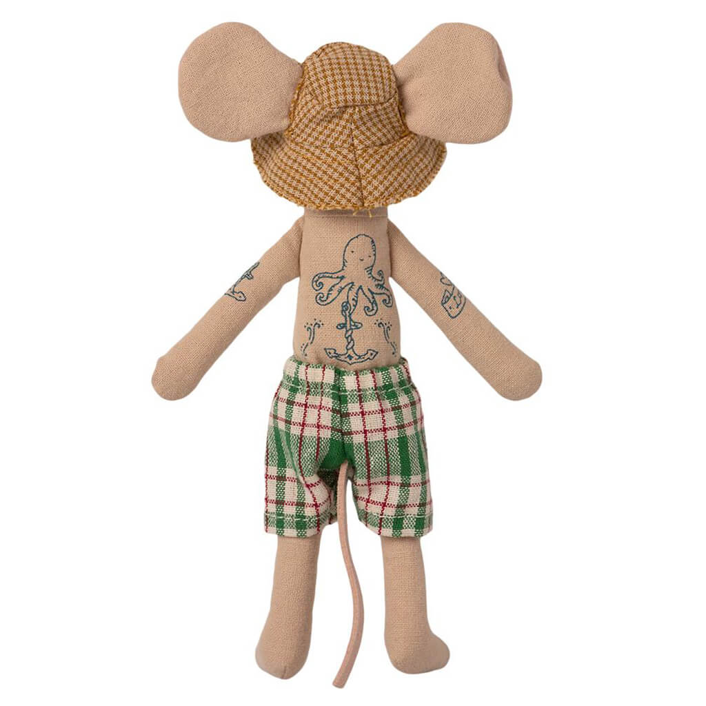 Maileg Dad Beach Mouse Doll in Cabin de Plage